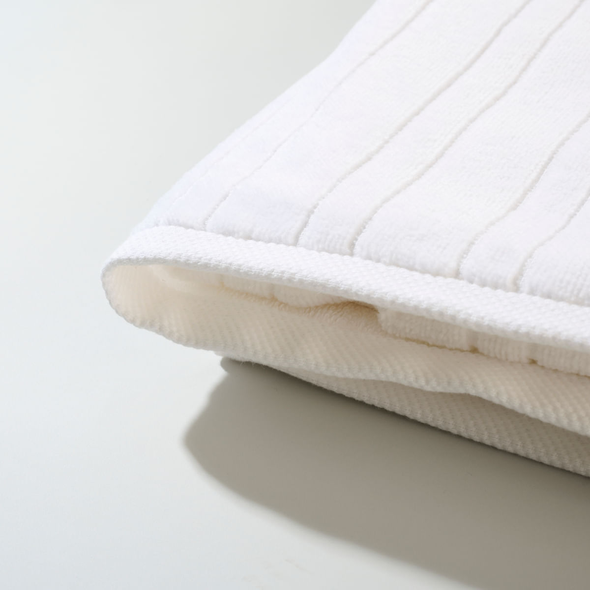 03 12 0036 Toalha de Praia e Piscina Biarritz Branco 002